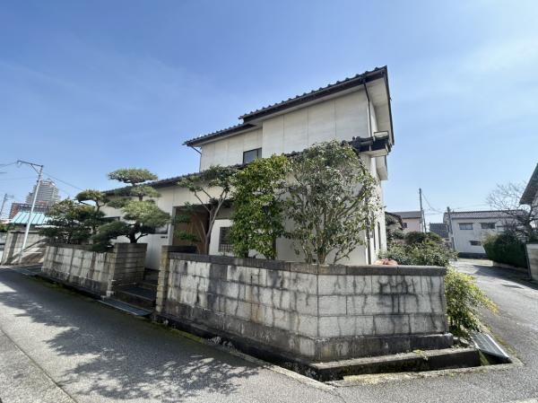 富山県富山市四ツ葉町 999万円