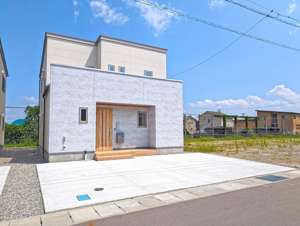 富山県砺波市春日町 3880万円 4SLDK
