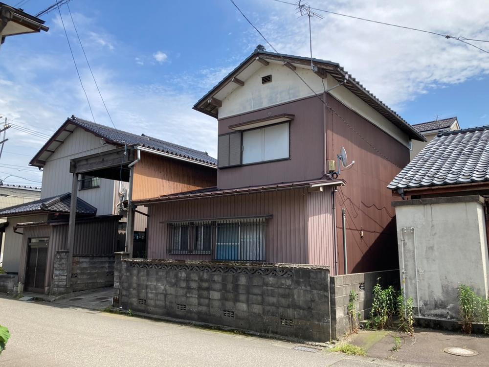福井県福井市新田塚２ 980万円