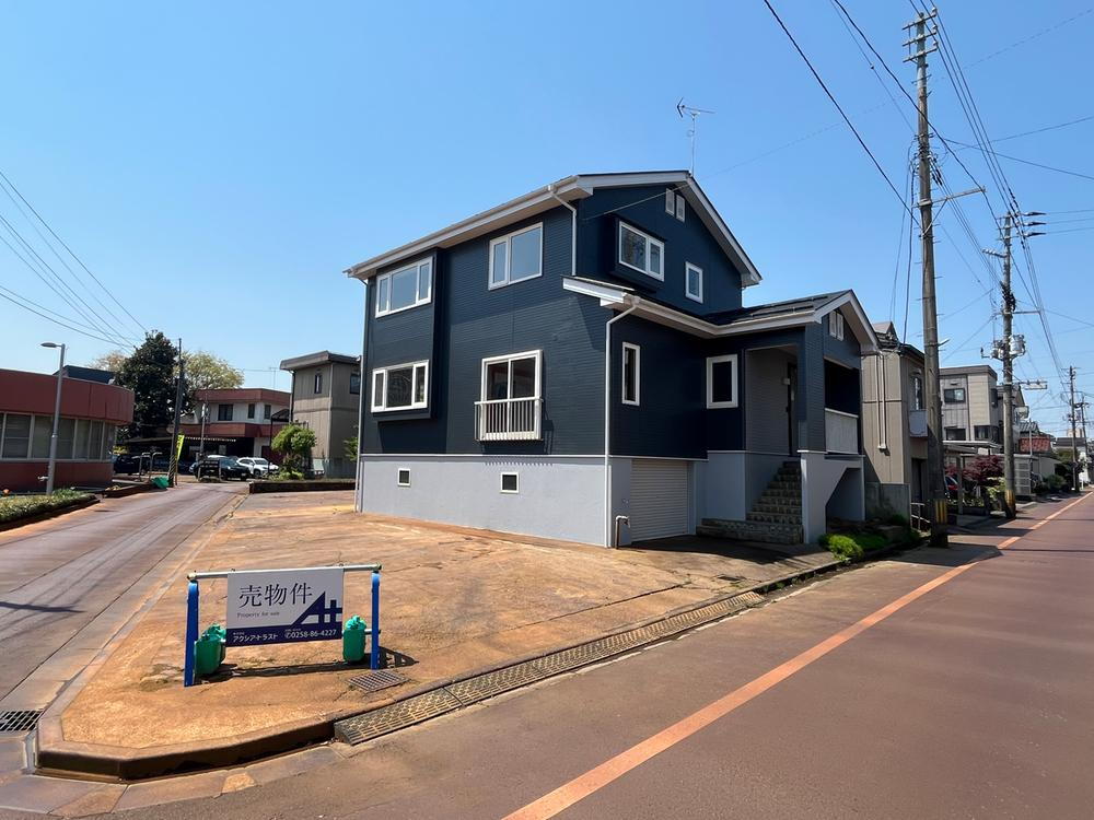 新潟県長岡市四郎丸１ 2998万円