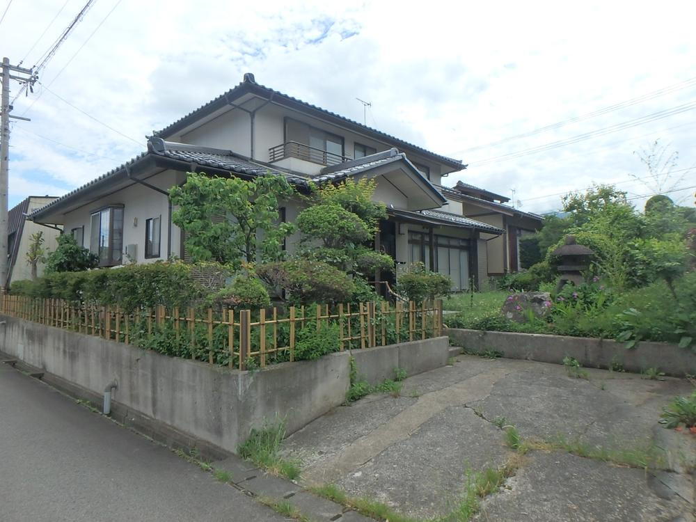 長野県須坂市望岳台 2499万円