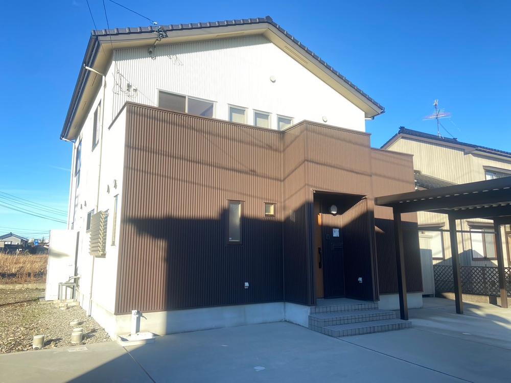 富山県滑川市菰原 2300万円