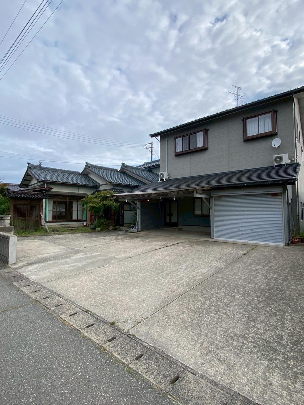 新潟県新発田市稲荷岡 900万円