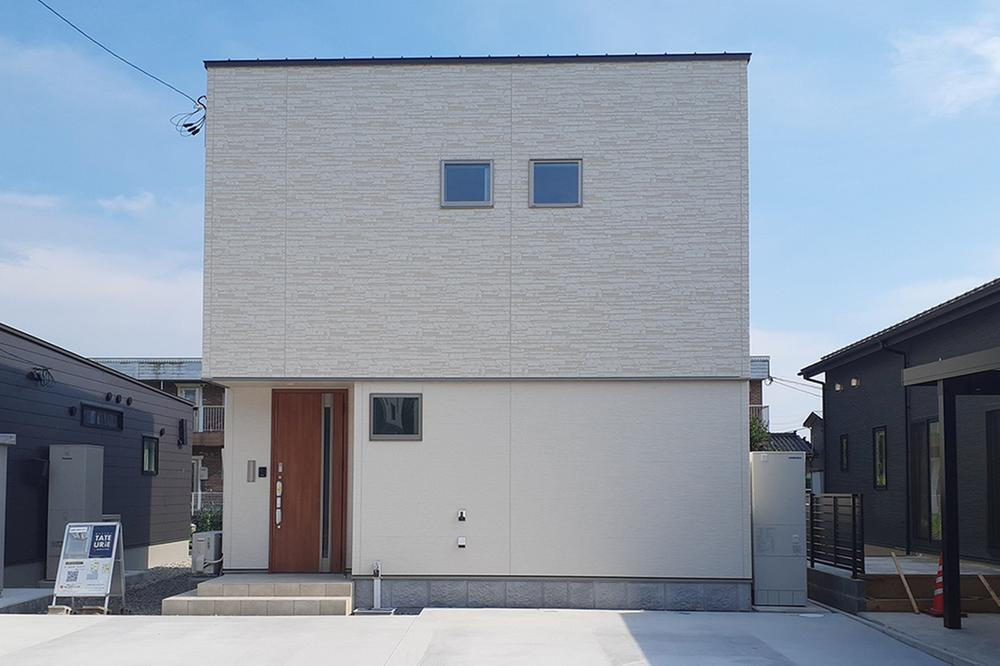 富山県富山市向新庄町５ 3280万円 4LDK