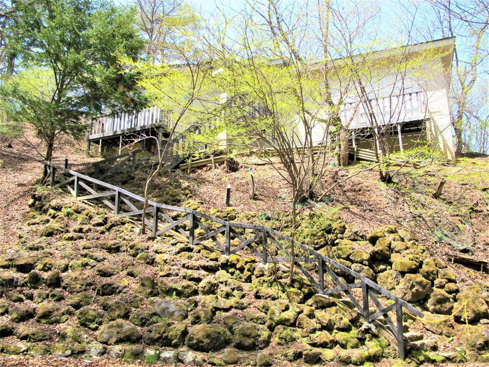 長野県北佐久郡軽井沢町大字発地 1200万円