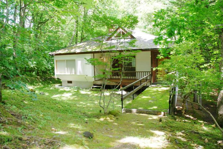 長野県北佐久郡軽井沢町大字長倉千ケ滝西区 3780万円