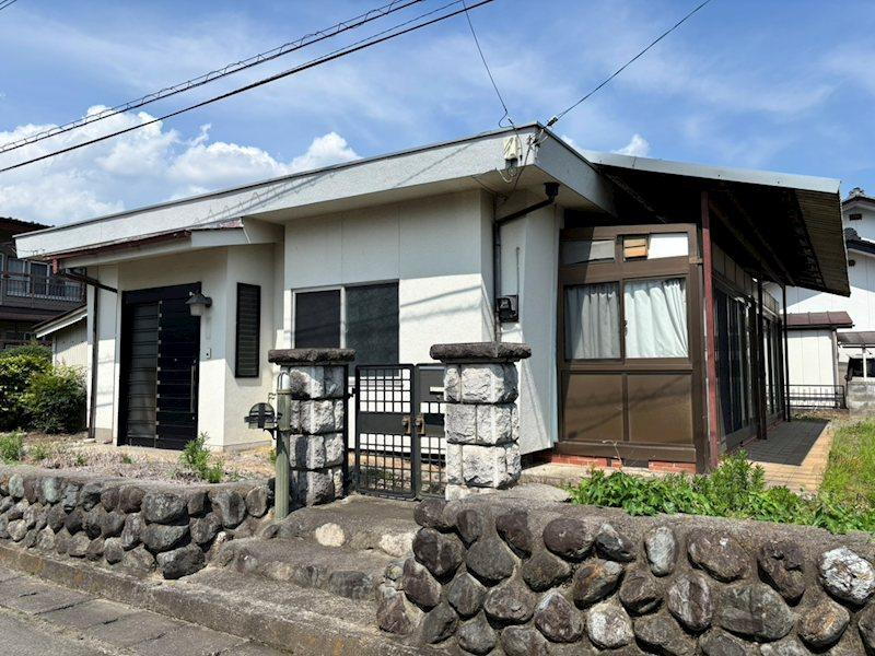 山梨県中央市上三條 1500万円