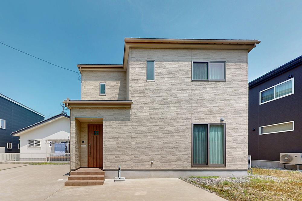 富山県黒部市新牧野 2714万円