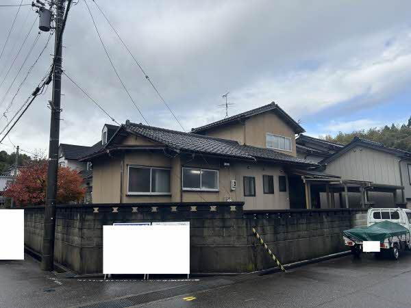 富山県射水市中太閤山６ 950万円