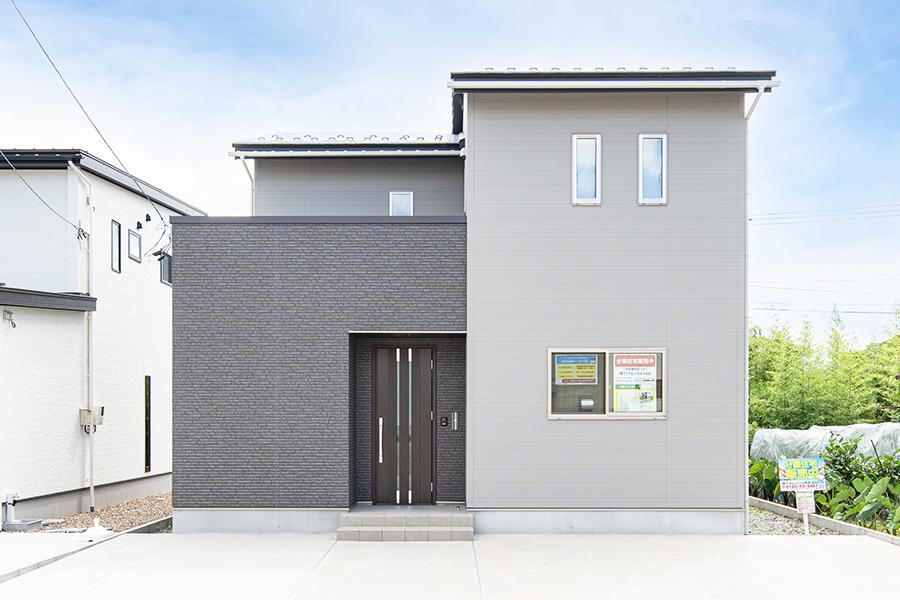 石川県小松市南浅井町 中古住宅