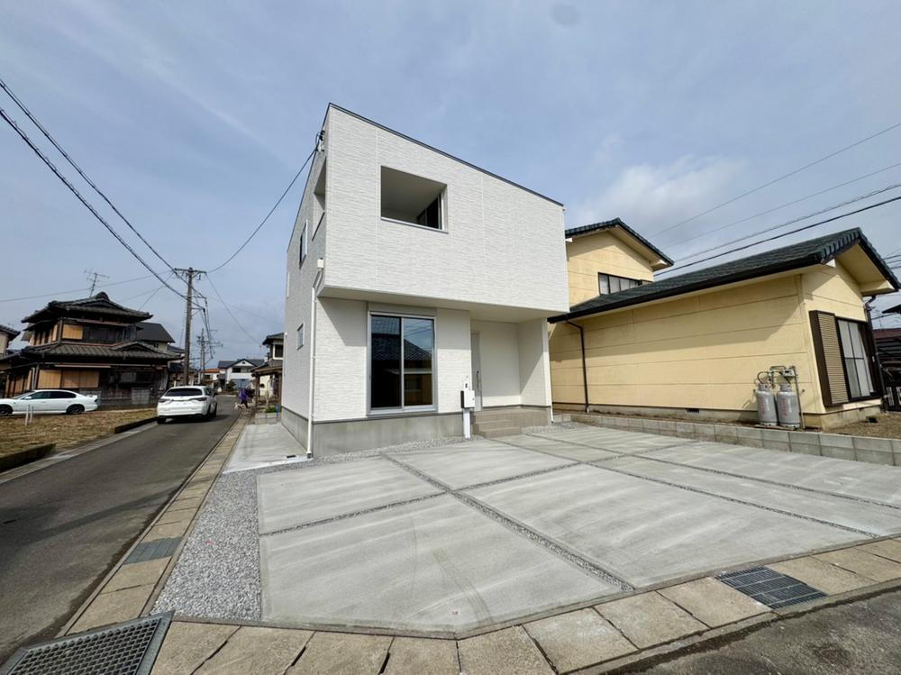 三重県鈴鹿市岡田１ 2698万円 4LDK
