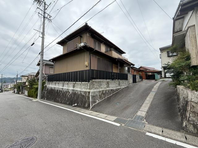 愛知県岡崎市山綱町字上中野 中古住宅