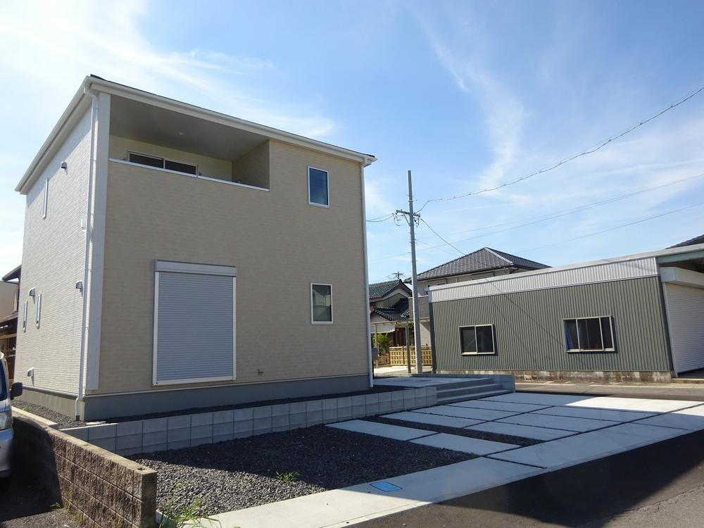 三重県鈴鹿市稲生塩屋１ 2390万円 4LDK