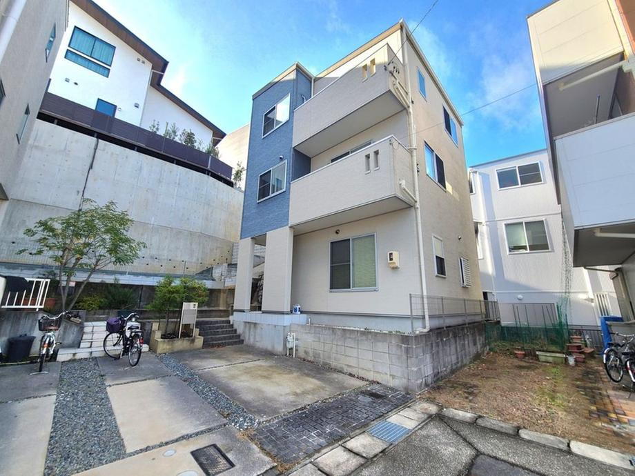 愛知県名古屋市千種区田代町字岩谷 4080万円 4LDK