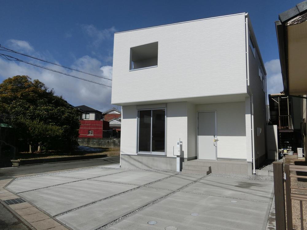 三重県鈴鹿市岡田１ 2698万円 4LDK
