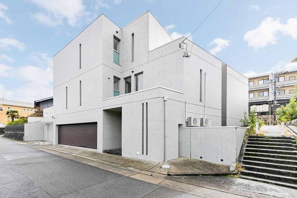 愛知県名古屋市名東区山の手２ 22900万円 6LDK