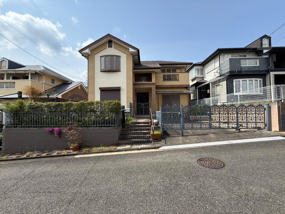 三重県名張市桔梗が丘西６番町 1680万円
