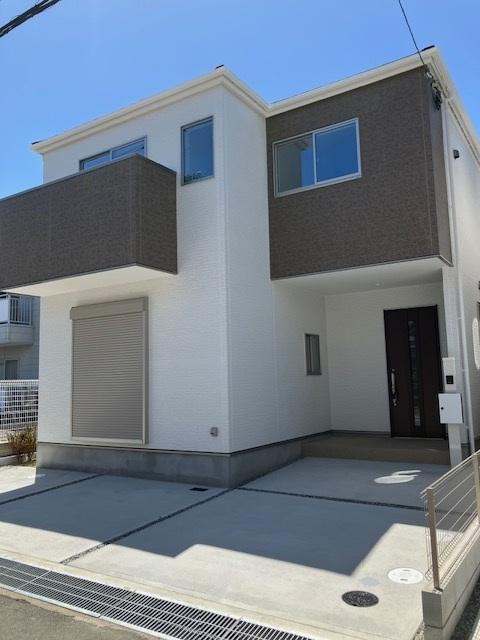 大阪府箕面市半町４ 5448万円 4LDK