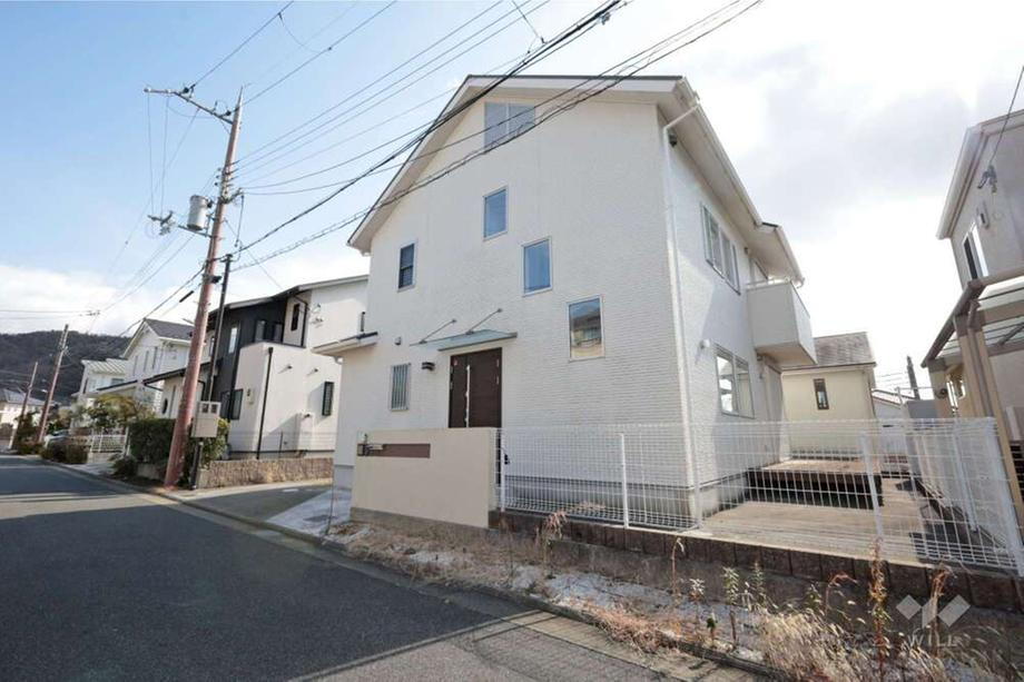 兵庫県宝塚市山手台西４ 4180万円