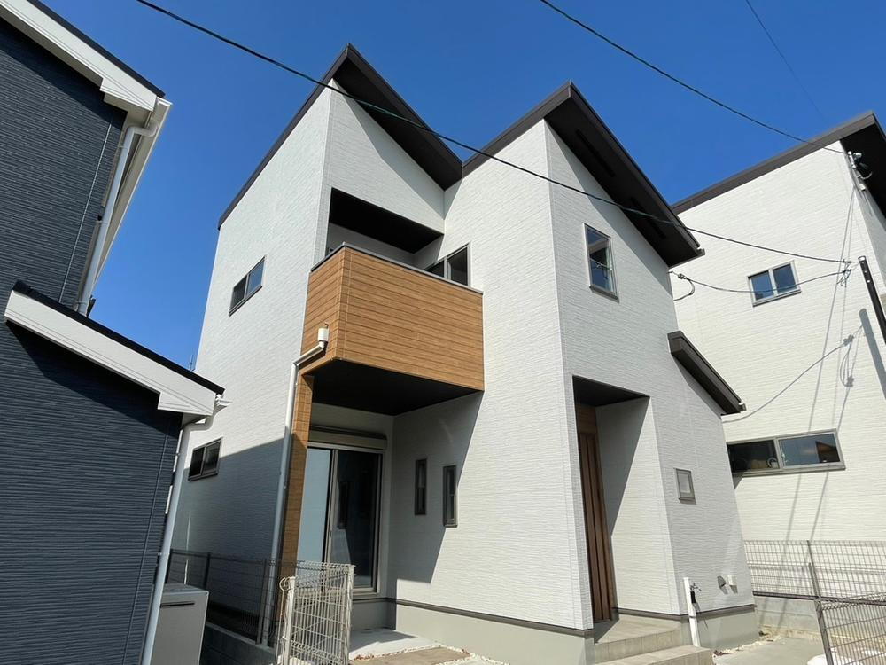 大阪府枚方市長尾東町２ 2695万円