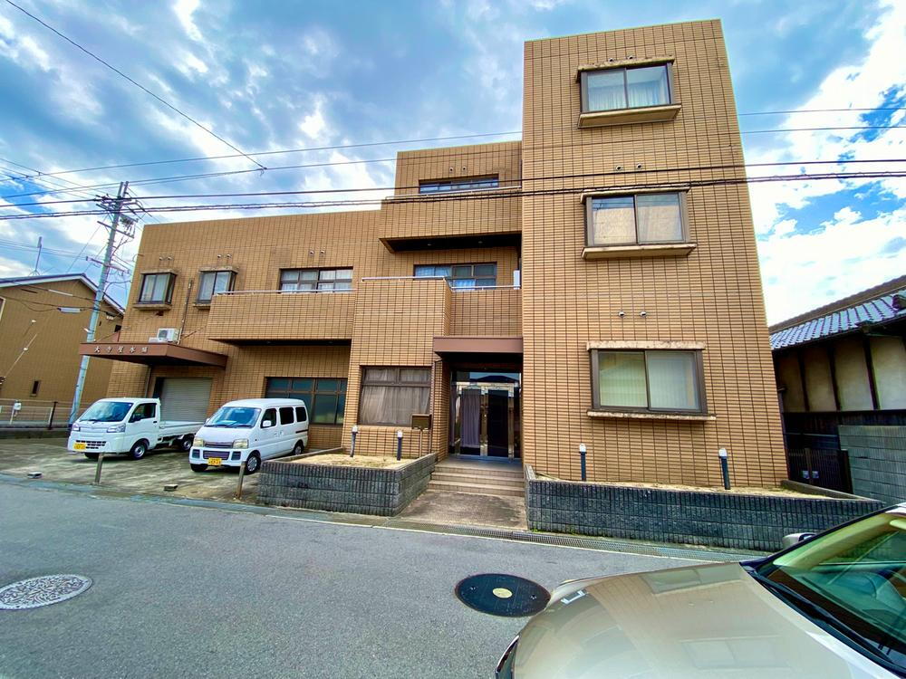 大阪府和泉市黒鳥町２ 5945万円 12DK