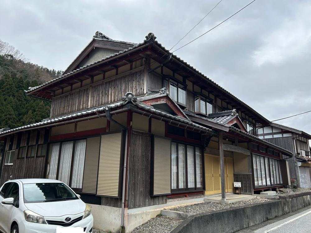 滋賀県長浜市鍛冶屋町 1400万円