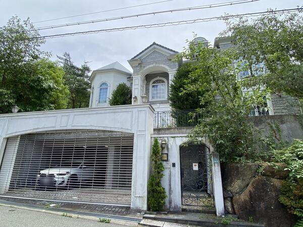 兵庫県芦屋市奥池南町 12800万円 5SLDK