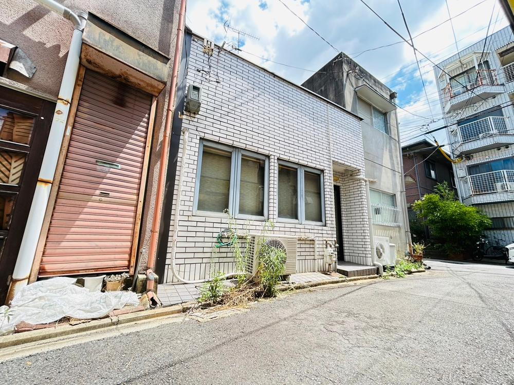 京都府京都市上京区四番町仁和寺街道六軒町西入 680万円