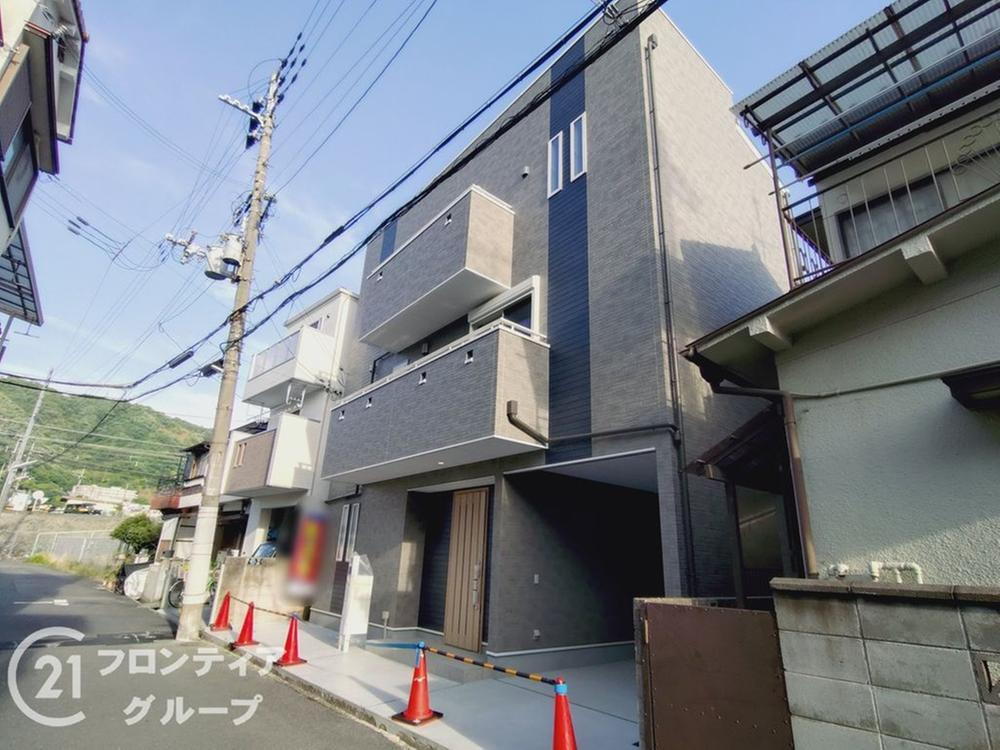 大阪府大東市明美の里町 3880万円 4LDK