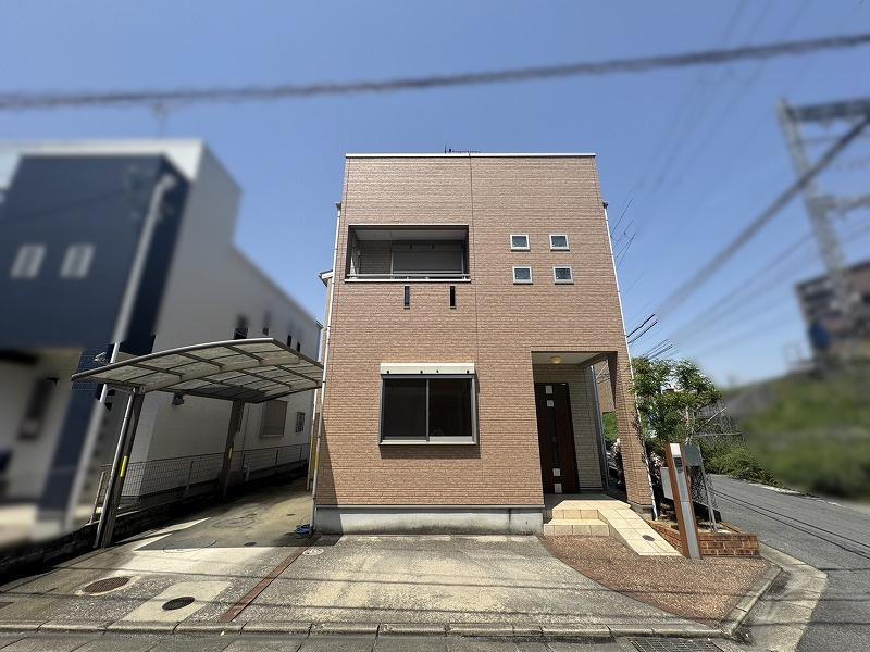 奈良県香芝市下田西４ 2480万円