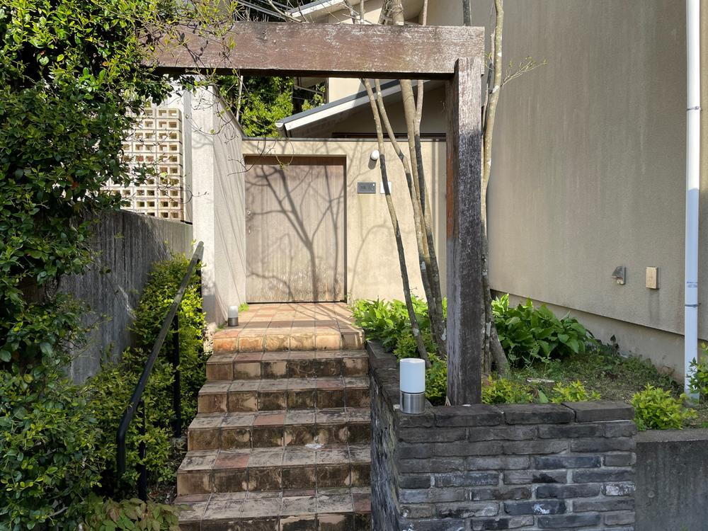 京都府京都市山科区安朱屋敷町 5180万円 4SLDK