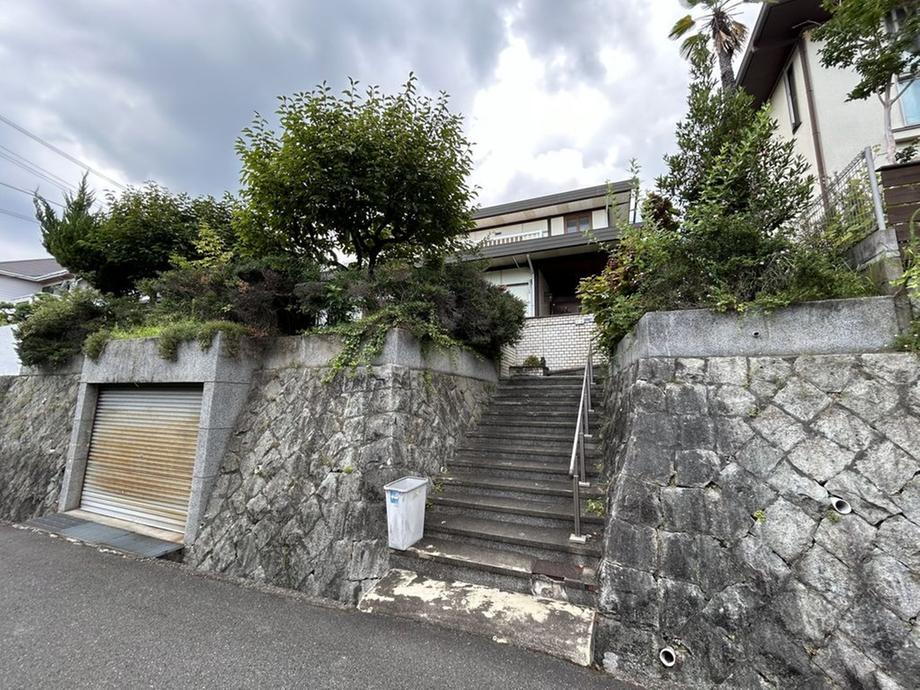 大阪府箕面市粟生外院３ 2980万円