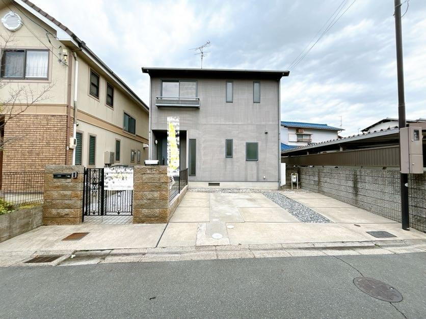 奈良県生駒市小明町 2698万円