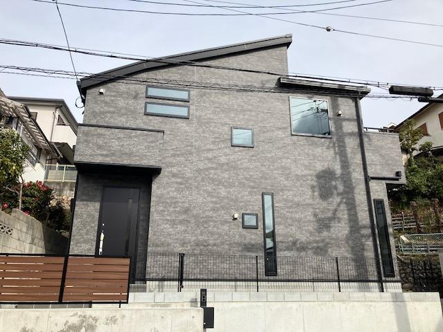 大阪府箕面市桜ケ丘５ 5990万円 4LDK