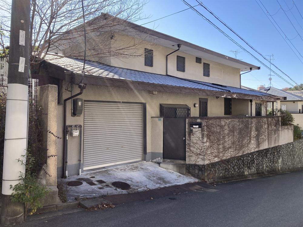 兵庫県芦屋市朝日ケ丘町 8880万円