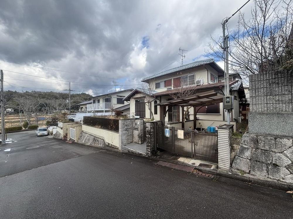 兵庫県川辺郡猪名川町松尾台４ 1800万円