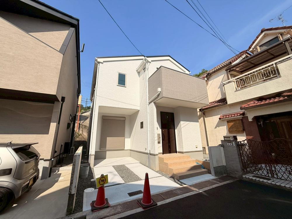 大阪府高槻市氷室町５ 4398万円 4LDK