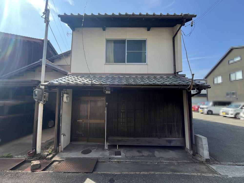 兵庫県高砂市高砂町狩網町 480万円