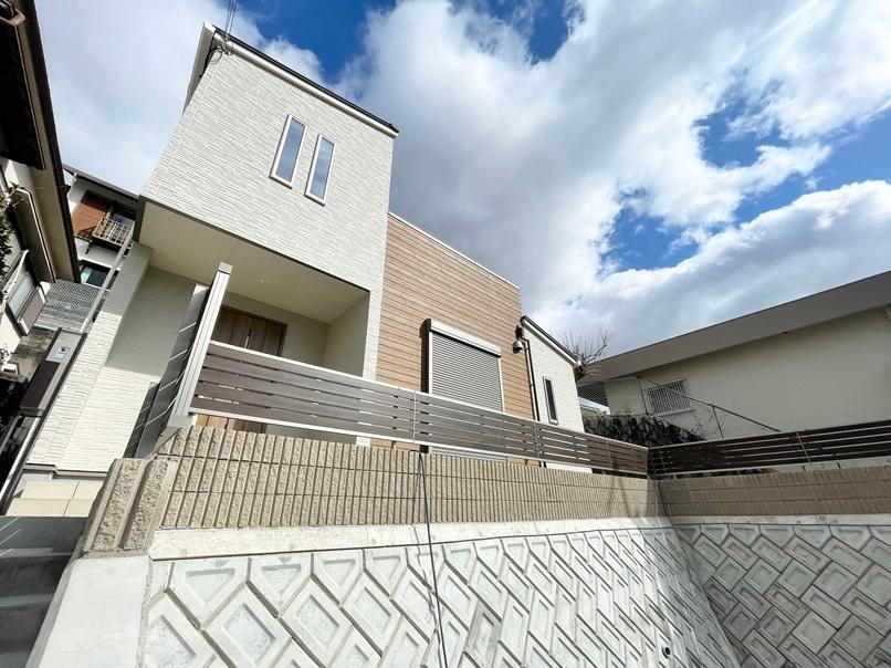 大阪府茨木市北春日丘４ 5280万円 4LDK