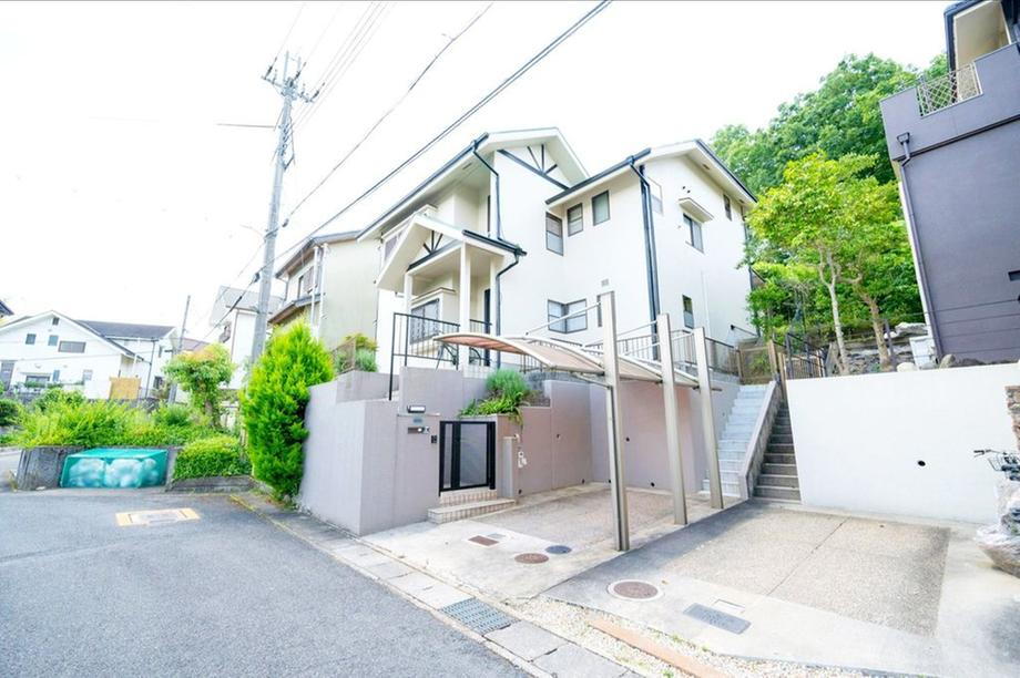 奈良県奈良市青山２ 2100万円
