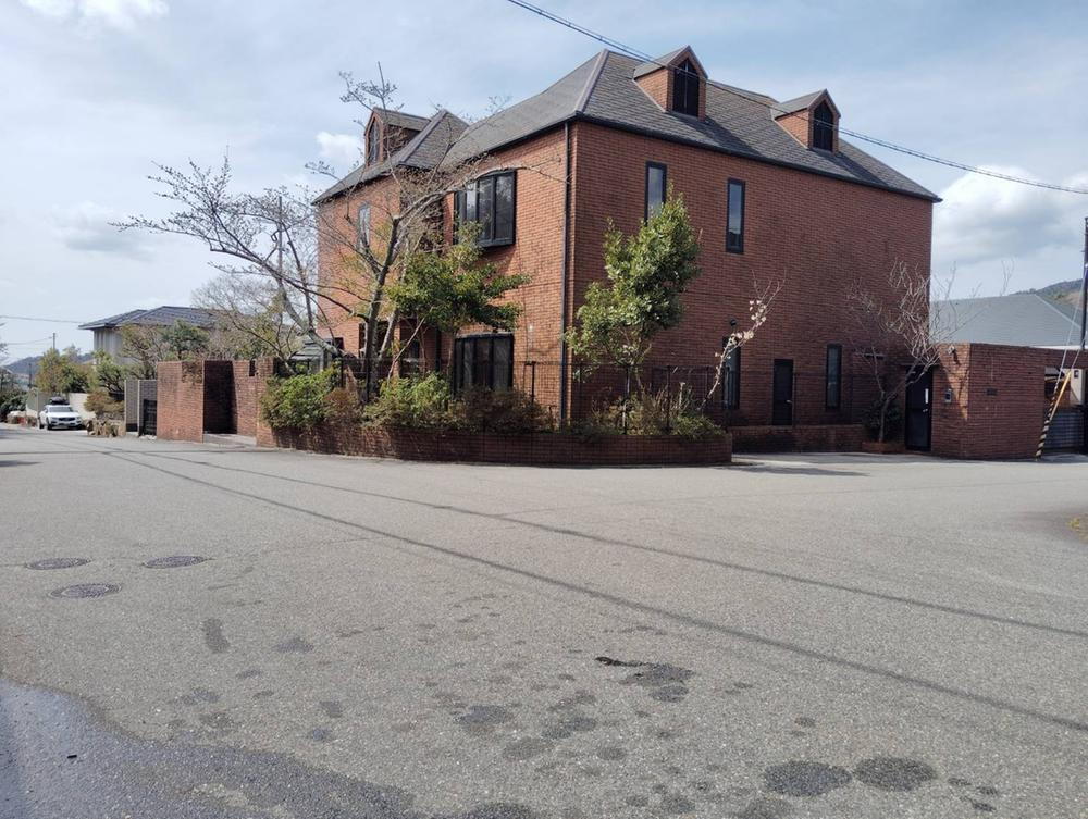 兵庫県芦屋市奥池南町 5880万円