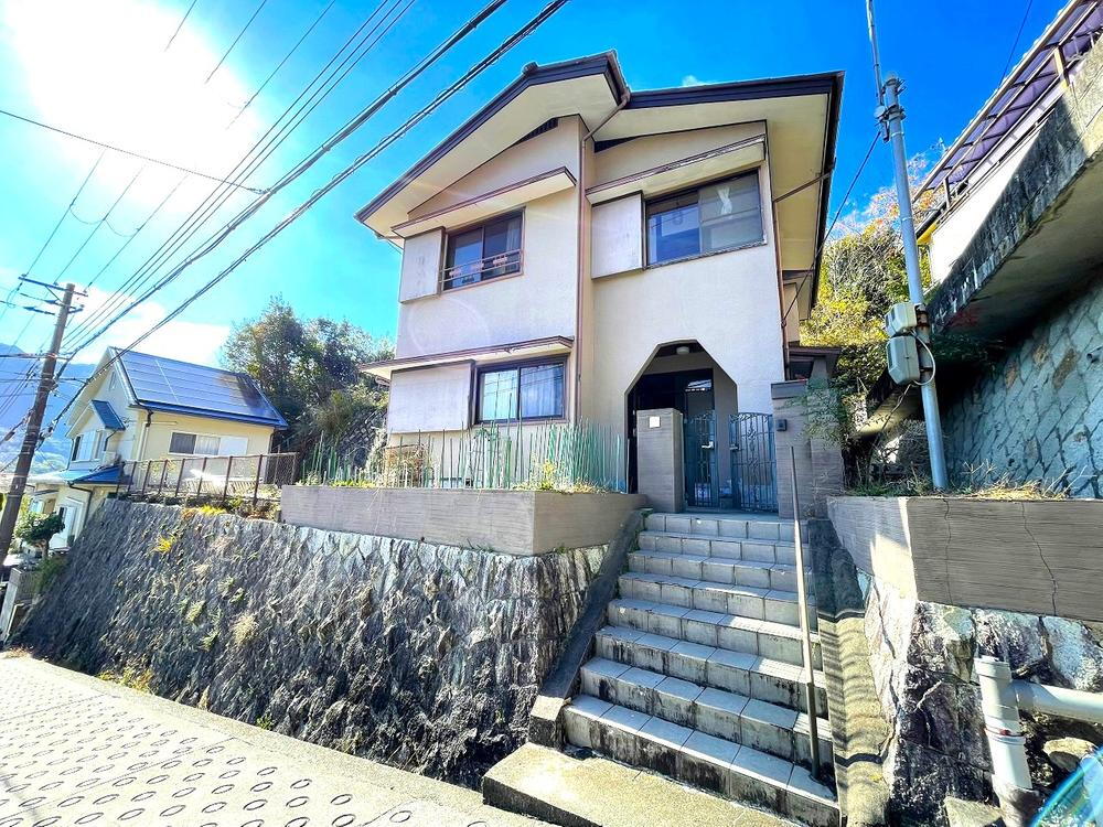 兵庫県神戸市北区花山台 990万円