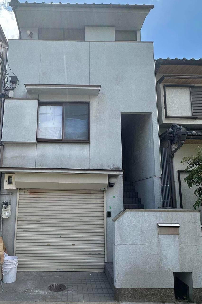京都府京都市右京区嵯峨広沢西裏町 2100万円