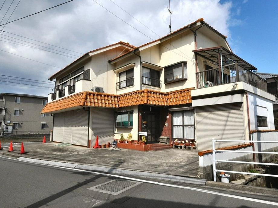 愛媛県松山市東長戸２ 2300万円