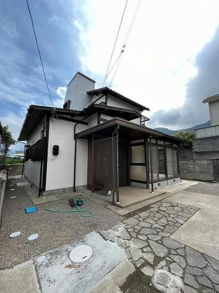 愛媛県新居浜市中村４ 1365万円