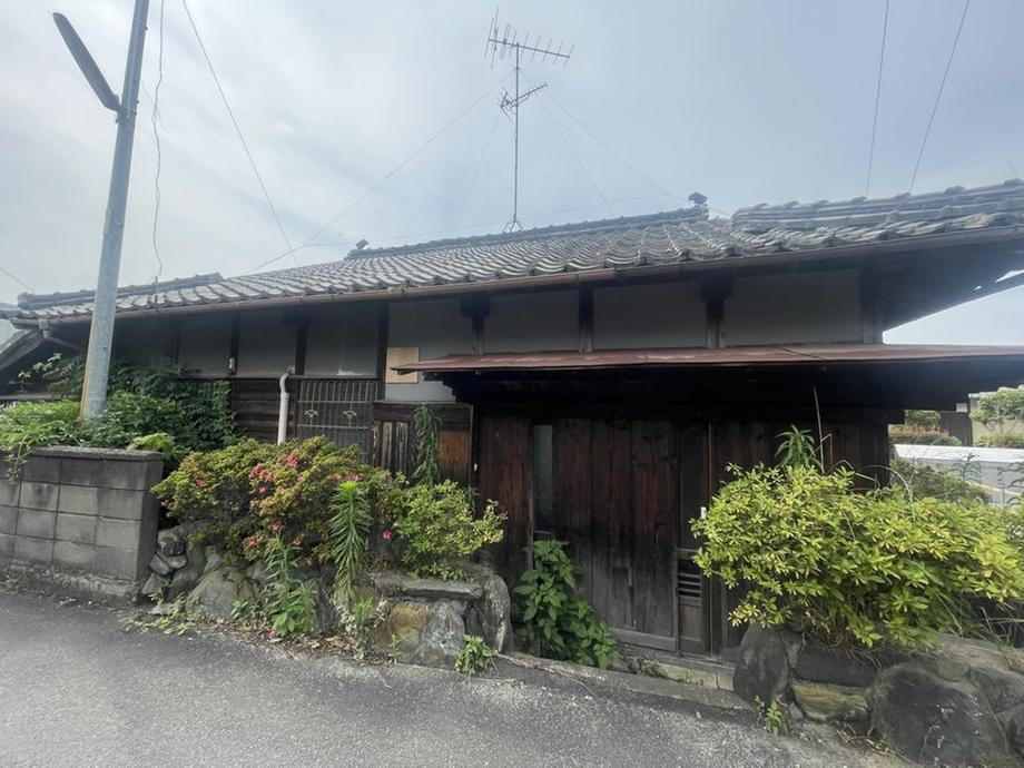 愛媛県四国中央市土居町小林 300万円