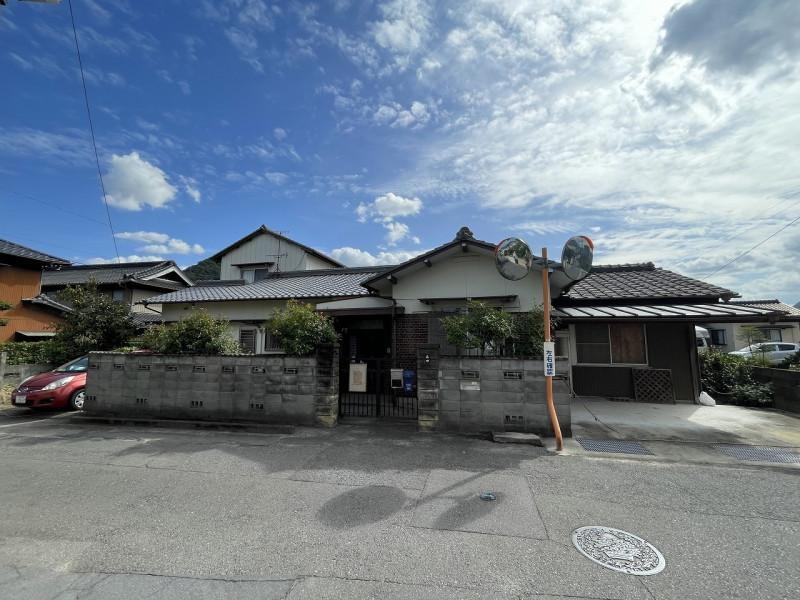 香川県高松市国分寺町新居 中古住宅