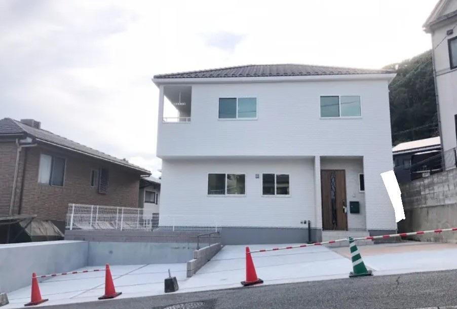 広島県広島市安芸区中野７ 2698万円 5LDK