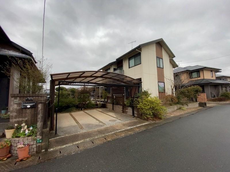 福岡県行橋市泉中央８ 2340万円 4LDK