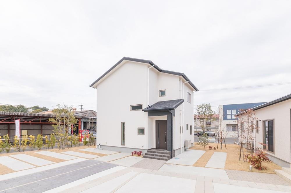 鹿児島県霧島市隼人町住吉 2480万円
